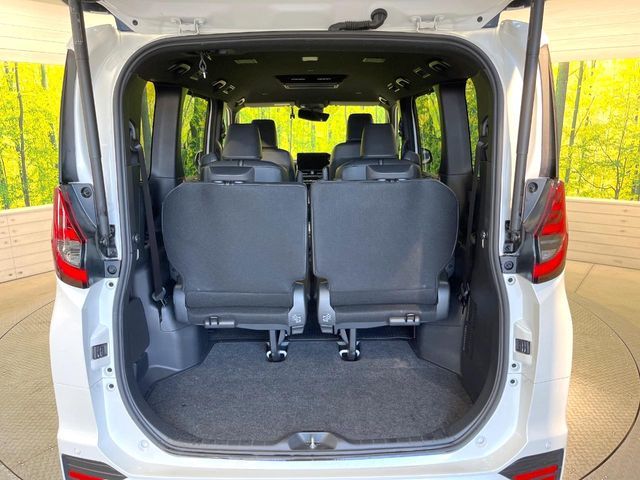 TOYOTA NOAH HYBRID 2023 Image 31