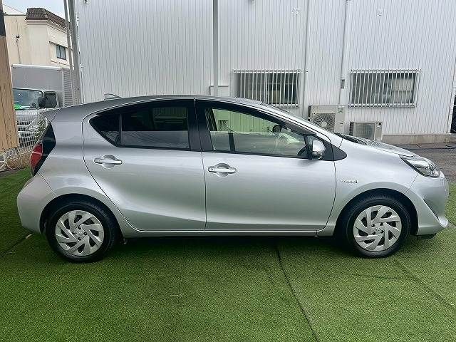 TOYOTA AQUA 2018 Image 31