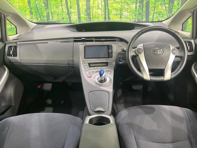 TOYOTA PRIUS 2012 Image 31