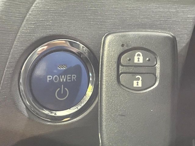 TOYOTA PRIUS 2012 Image 31