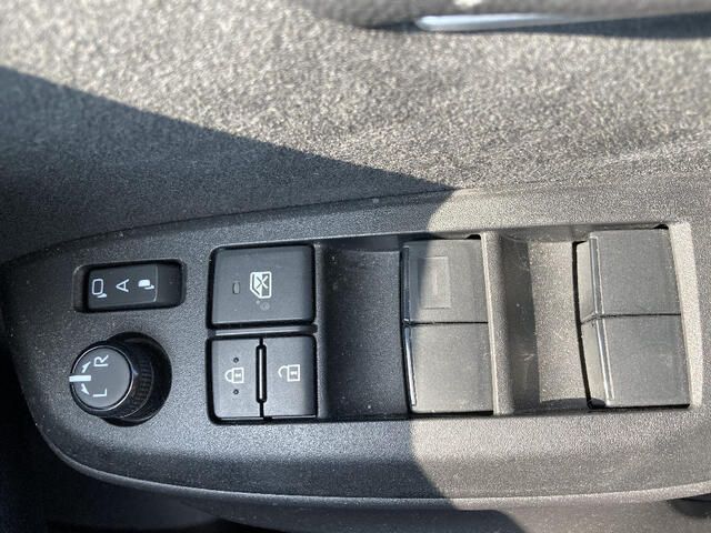 TOYOTA YARIS CROSS HYBRID 2023 Image 31