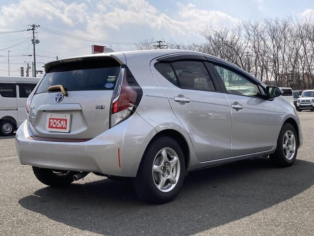 TOYOTA AQUA 2015 Image 31