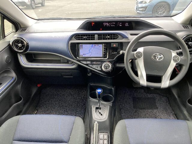 TOYOTA AQUA 2015 Image 31
