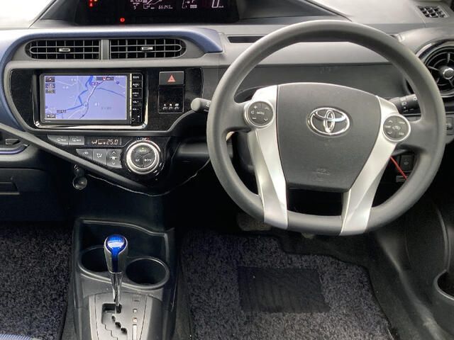 TOYOTA AQUA 2015 Image 31