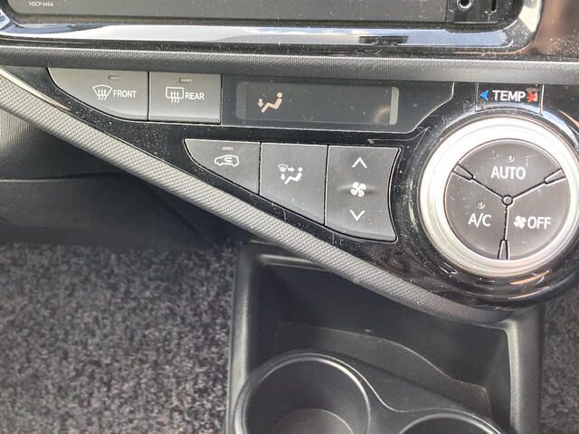 TOYOTA AQUA 2015 Image 31