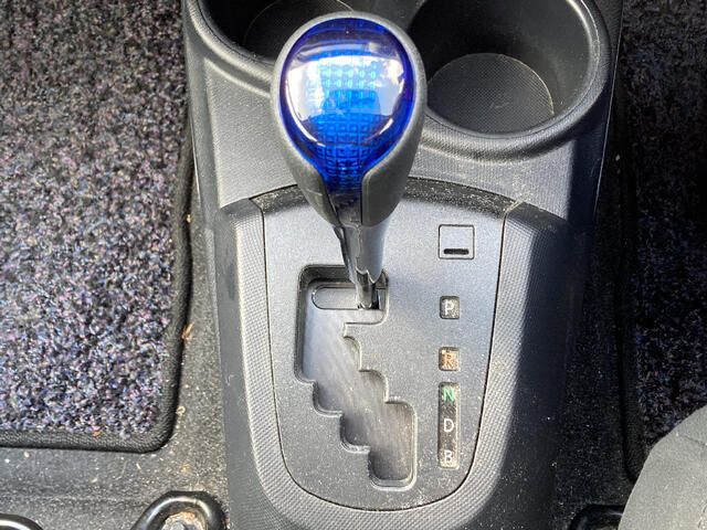 TOYOTA AQUA 2015 Image 31