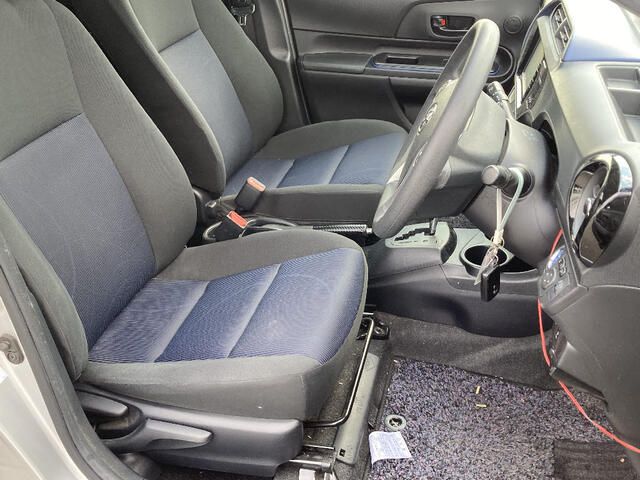 TOYOTA AQUA 2015 Image 31