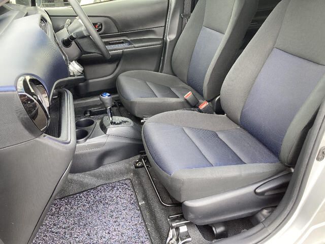 TOYOTA AQUA 2015 Image 31