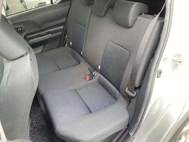 TOYOTA AQUA 2015 Image 31