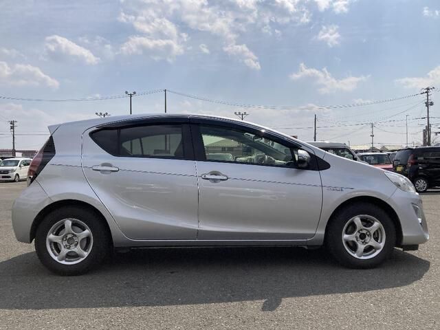 TOYOTA AQUA 2015 Image 31