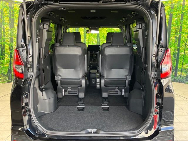 TOYOTA NOAH HYBRID 2023 Image 31