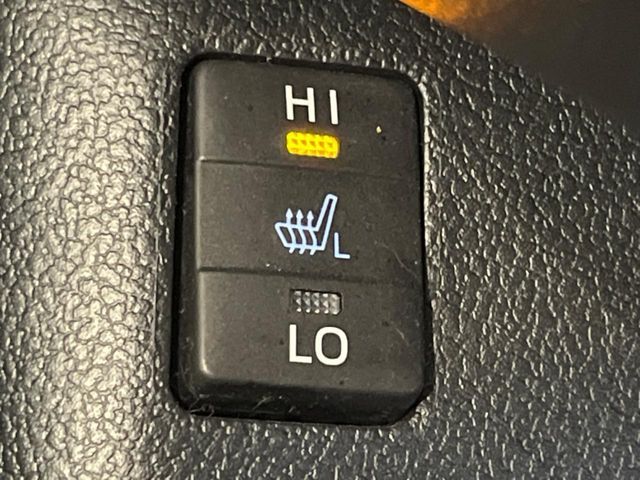 TOYOTA PRIUS PHV 2017 Image 31