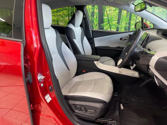 TOYOTA PRIUS PHV 2017 Image 31