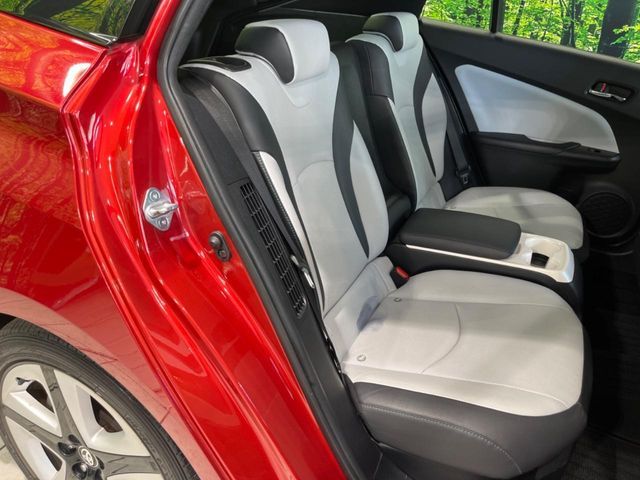 TOYOTA PRIUS PHV 2017 Image 31