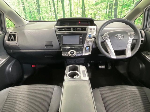 TOYOTA PRIUS ALPHA 2017 Image 31