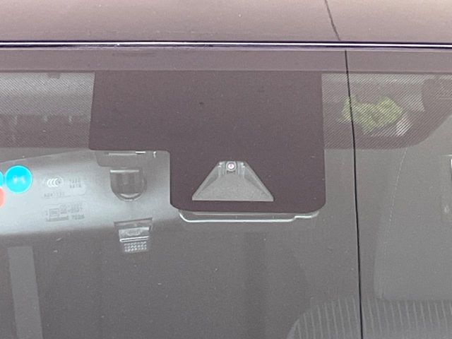 TOYOTA PRIUS ALPHA 2017 Image 31