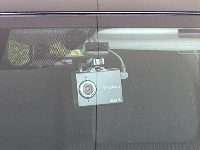 TOYOTA PRIUS ALPHA 2017 Image 31