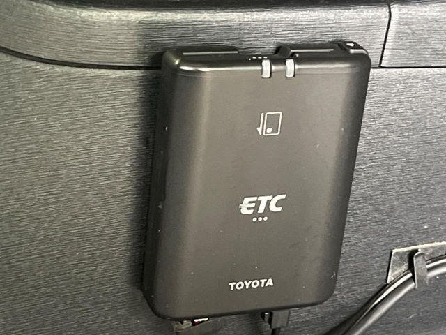 TOYOTA PRIUS ALPHA 2017 Image 31