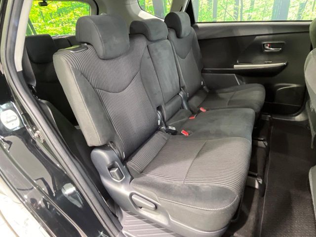 TOYOTA PRIUS ALPHA 2017 Image 31