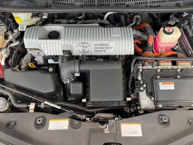 TOYOTA PRIUS ALPHA 2017 Image 31