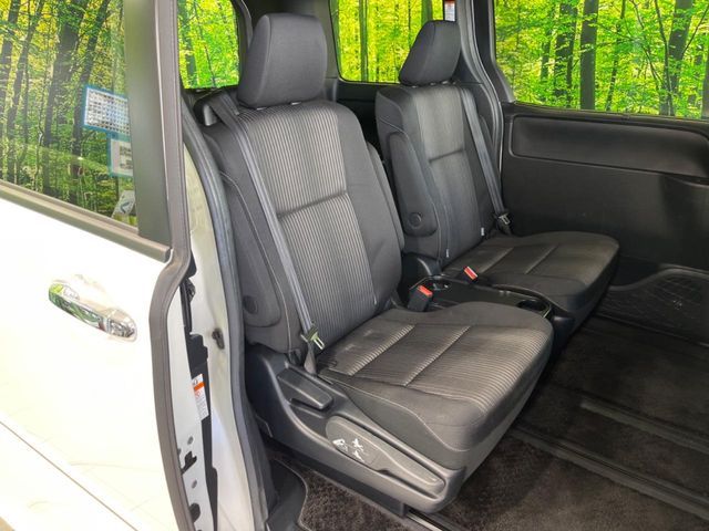 TOYOTA VOXY 2019 Image 31