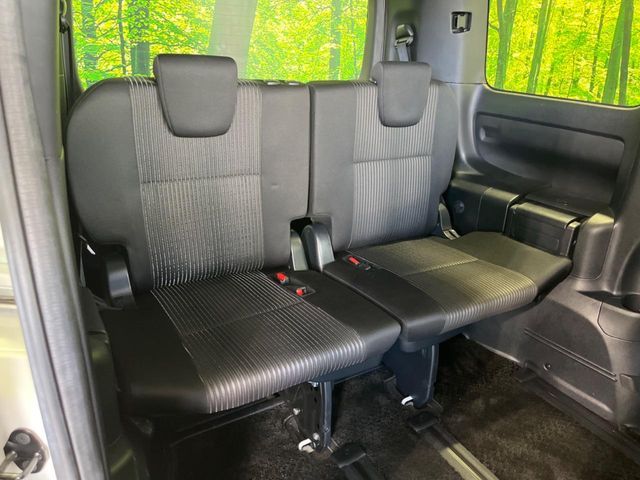 TOYOTA VOXY 2019 Image 31