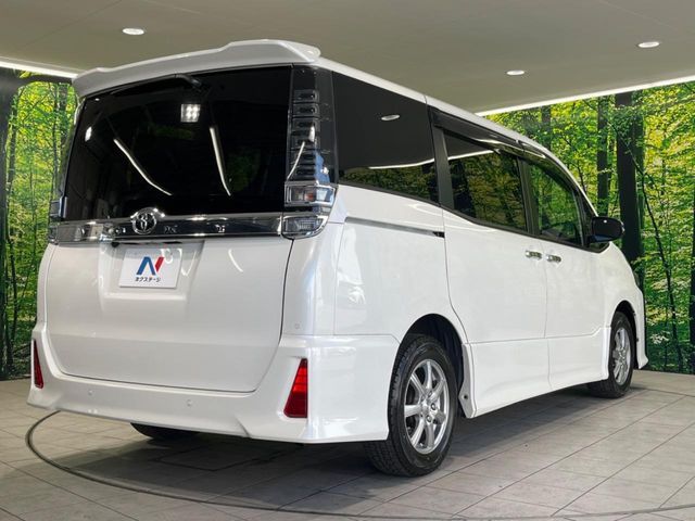 TOYOTA VOXY 2019 Image 31