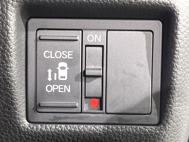 HONDA N BOX CUSTOM 2023 Image 31