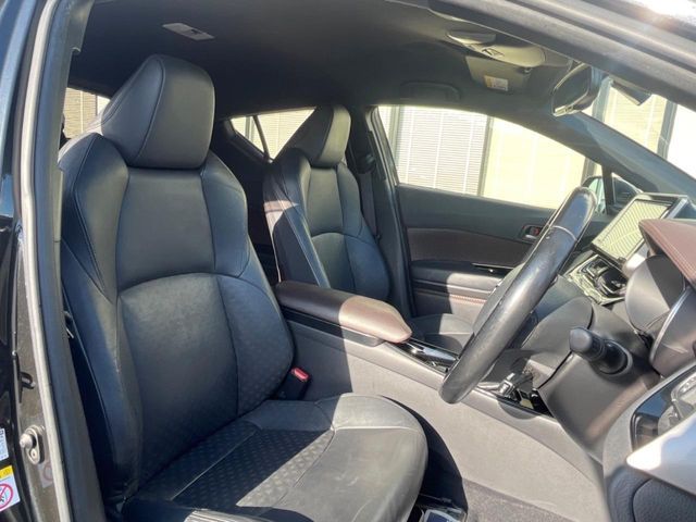 TOYOTA C-HR 2017 Image 31