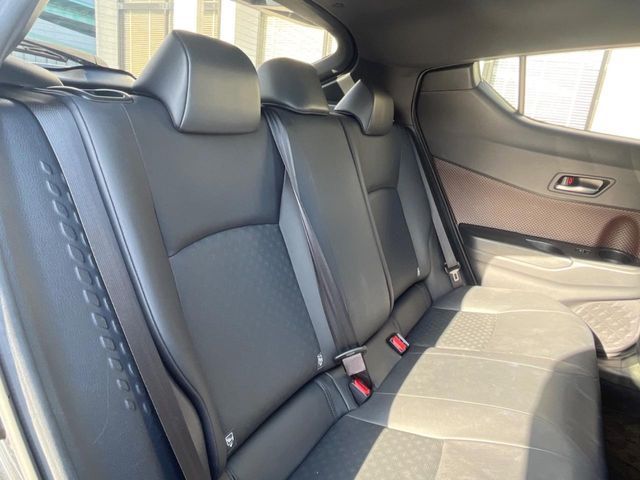 TOYOTA C-HR 2017 Image 31