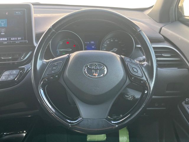 TOYOTA C-HR 2017 Image 31