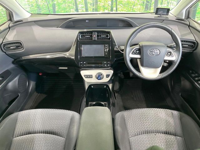 TOYOTA PRIUS 2017 Image 31