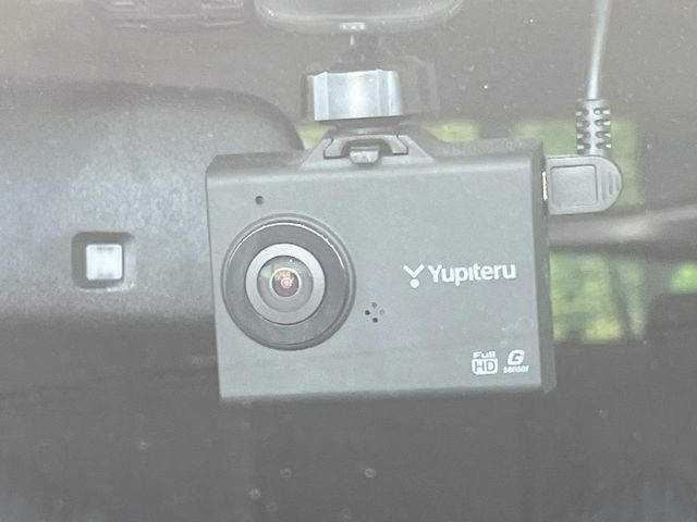 TOYOTA PRIUS 2017 Image 31