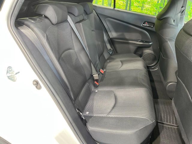 TOYOTA PRIUS 2017 Image 31