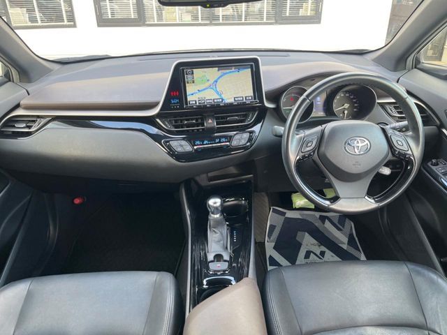 TOYOTA C-HR 2017 Image 31