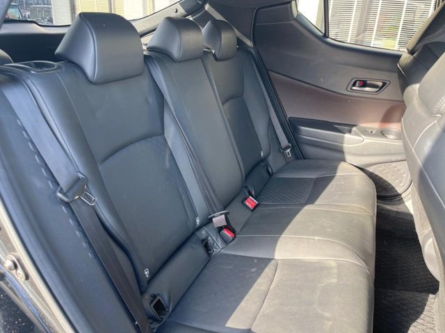 TOYOTA C-HR 2017 Image 31