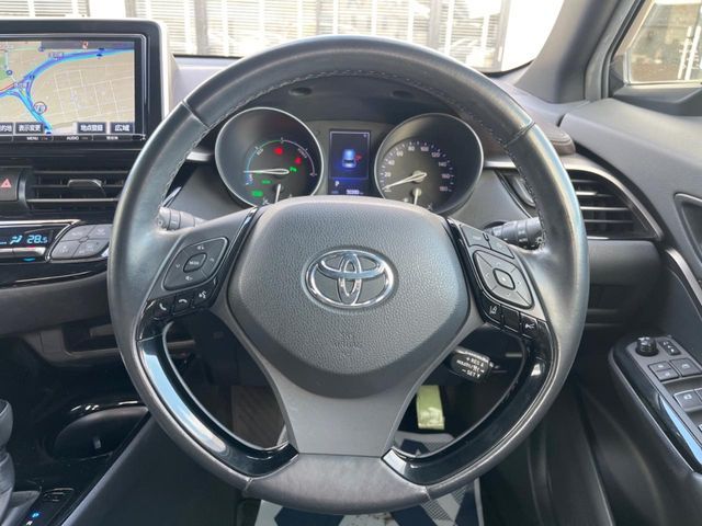 TOYOTA C-HR 2017 Image 31