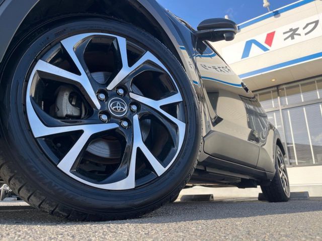 TOYOTA C-HR 2017 Image 31