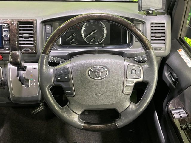 TOYOTA HIACE VAN 2WD 2021 Image 31