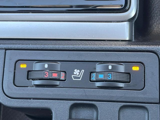 TOYOTA LANDCRUISER PRADO 2023 Image 31