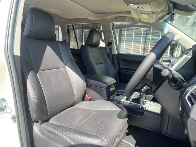 TOYOTA LANDCRUISER PRADO 2023 Image 31