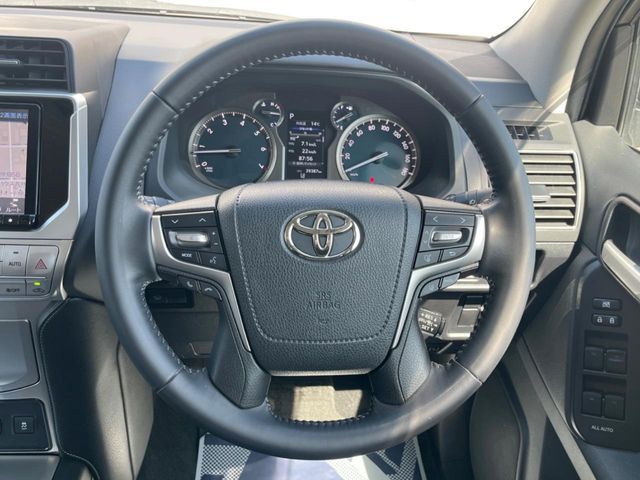 TOYOTA LANDCRUISER PRADO 2023 Image 31