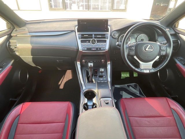 TOYOTA LEXUS NX300 2018 Image 31