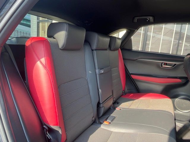 TOYOTA LEXUS NX300 2018 Image 31