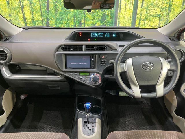 TOYOTA AQUA 2014 Image 31