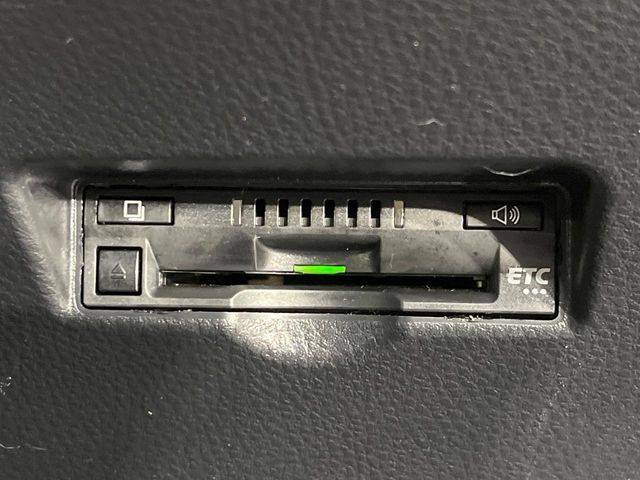 TOYOTA C-HR 2017 Image 31