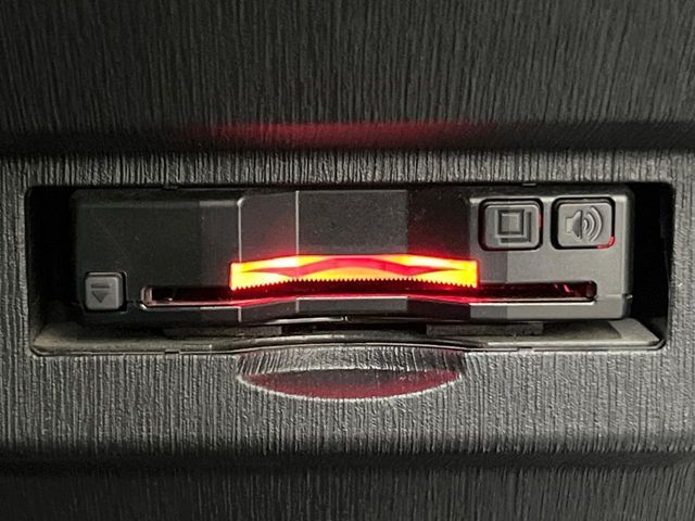 TOYOTA PRIUS ALPHA 2015 Image 31