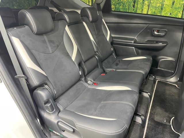 TOYOTA PRIUS ALPHA 2015 Image 31