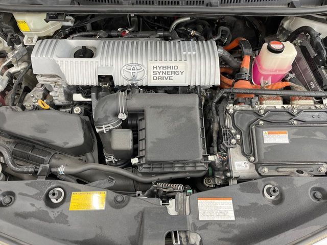 TOYOTA PRIUS ALPHA 2015 Image 31