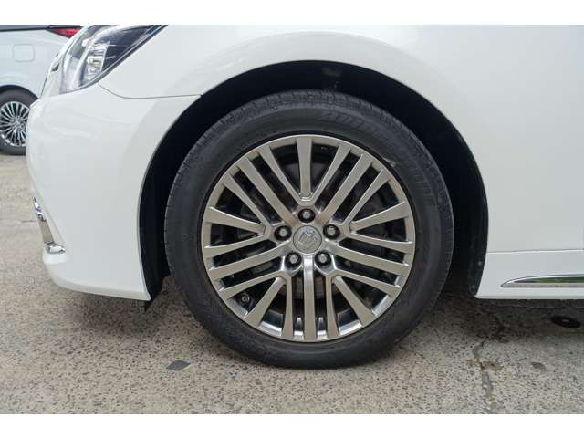 TOYOTA CROWN MAJESTA HYBRID 2015 Image 31